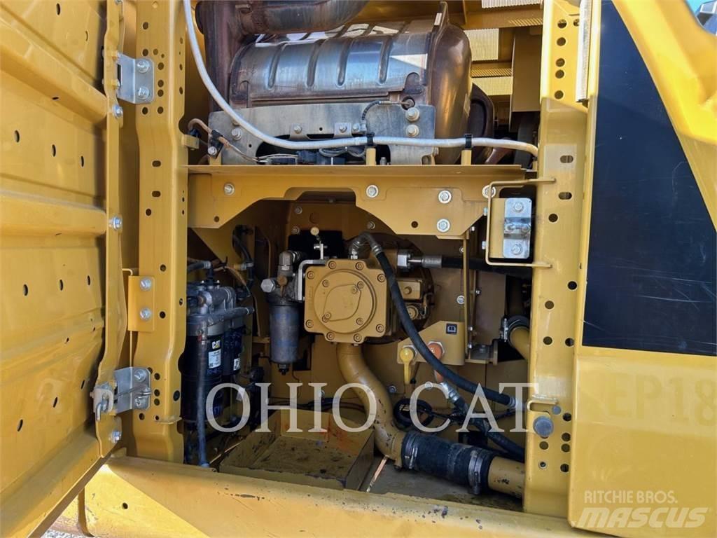CAT 323 TCS Pásová rýpadla