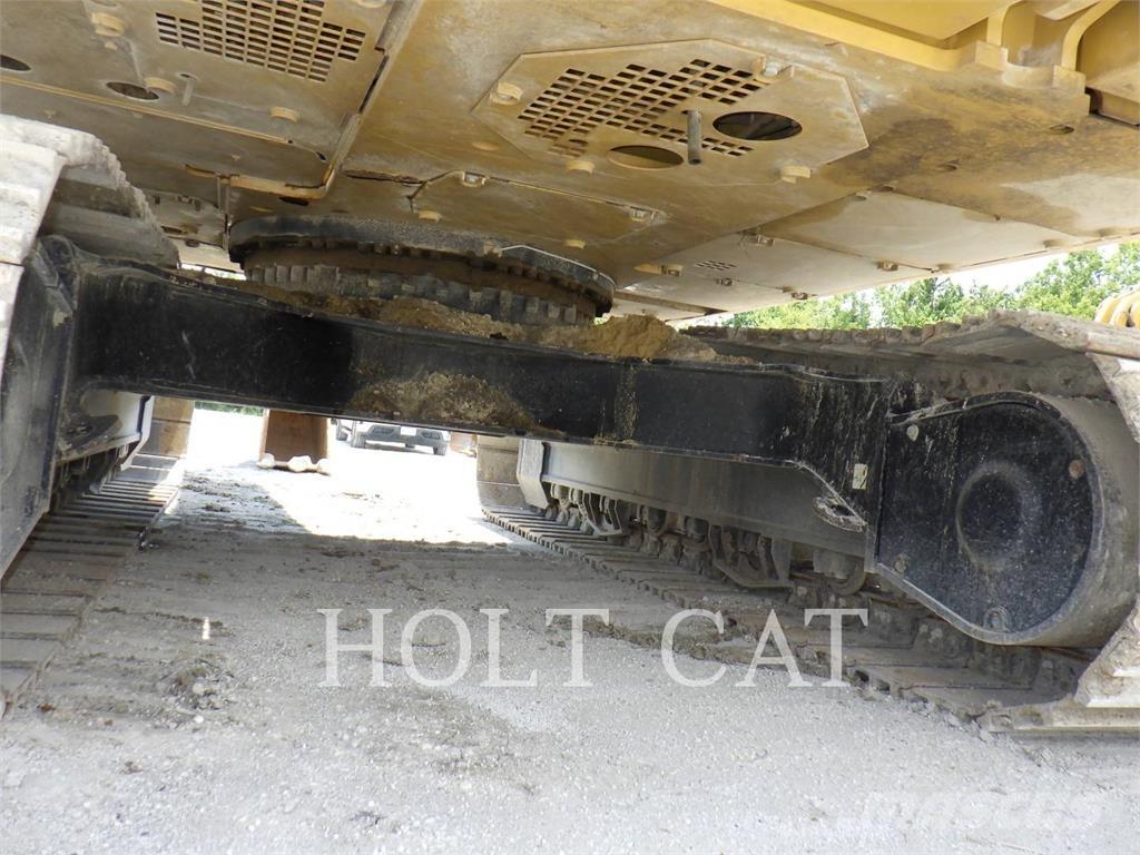 CAT 32307 Pásová rýpadla