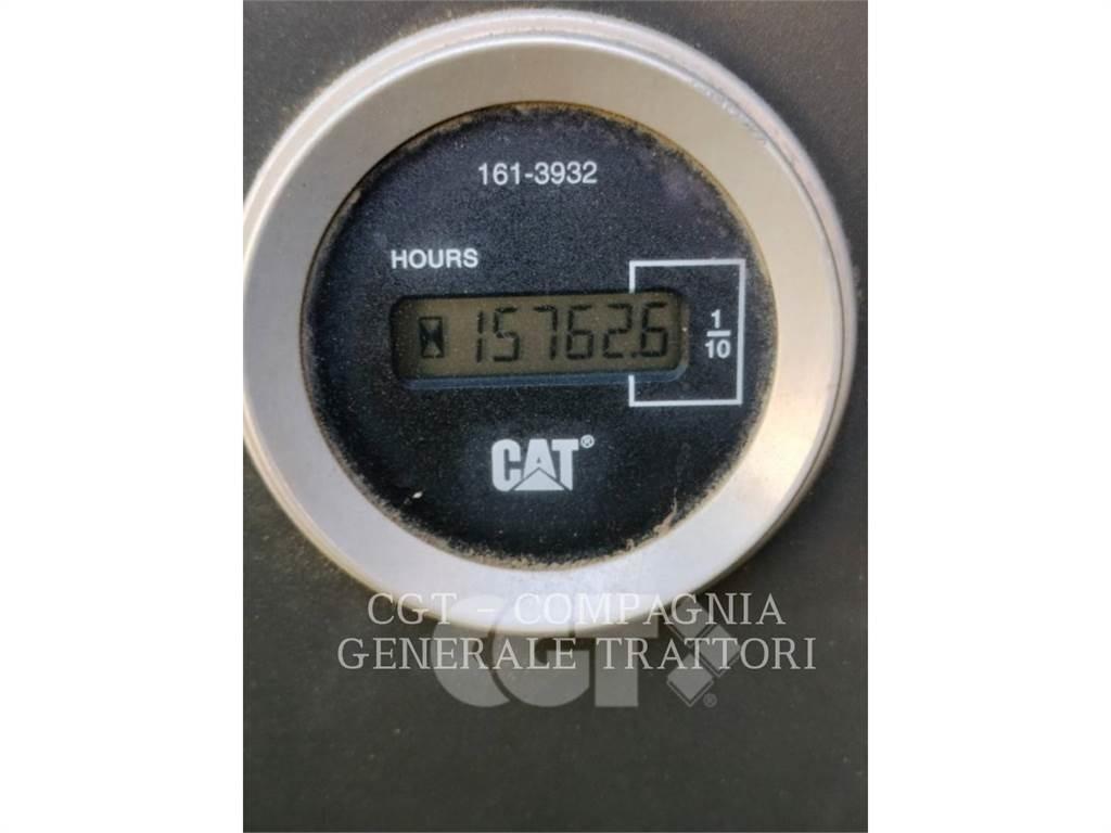 CAT 323D Pásová rýpadla