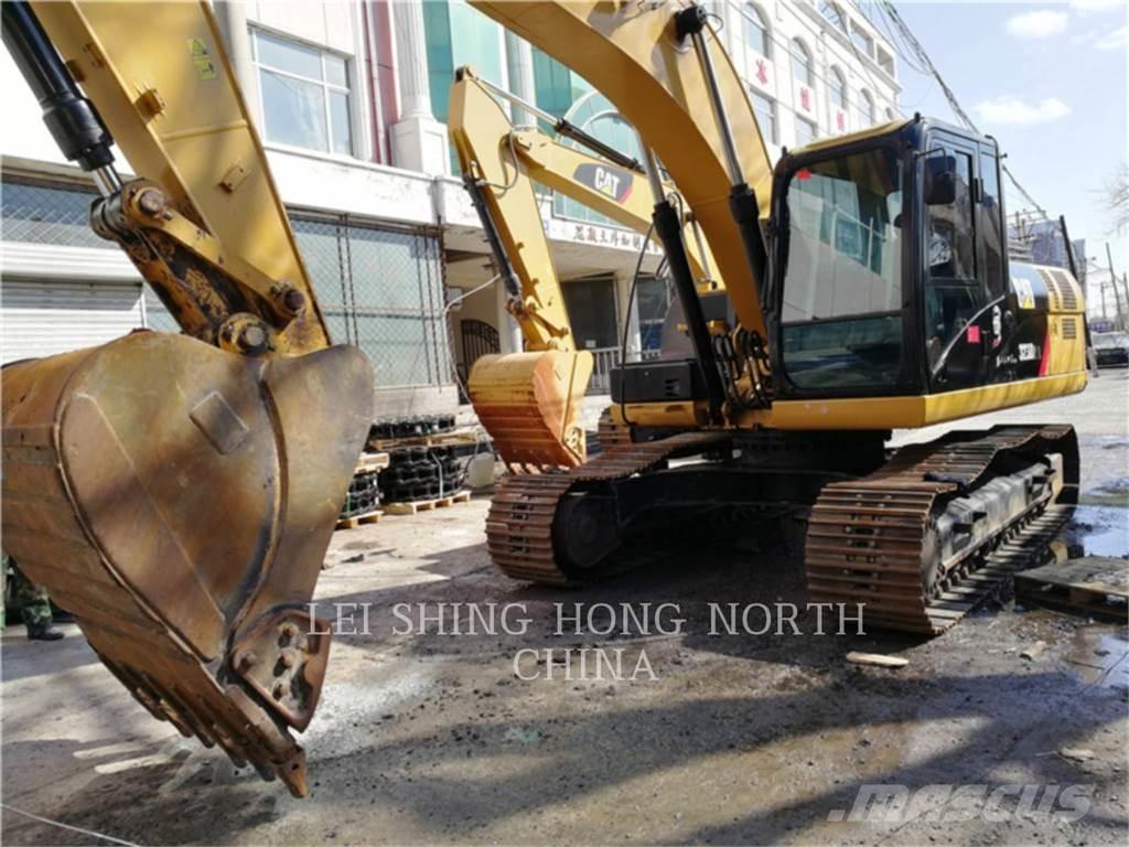 CAT 323D2L Pásová rýpadla