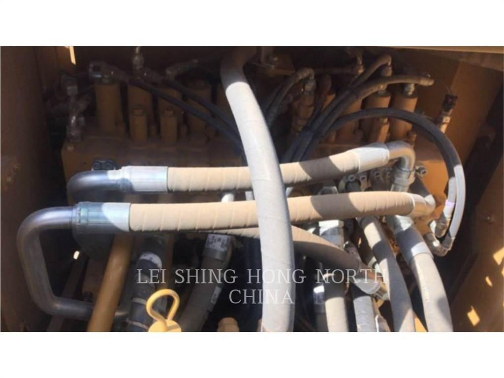 CAT 323D2L Pásová rýpadla