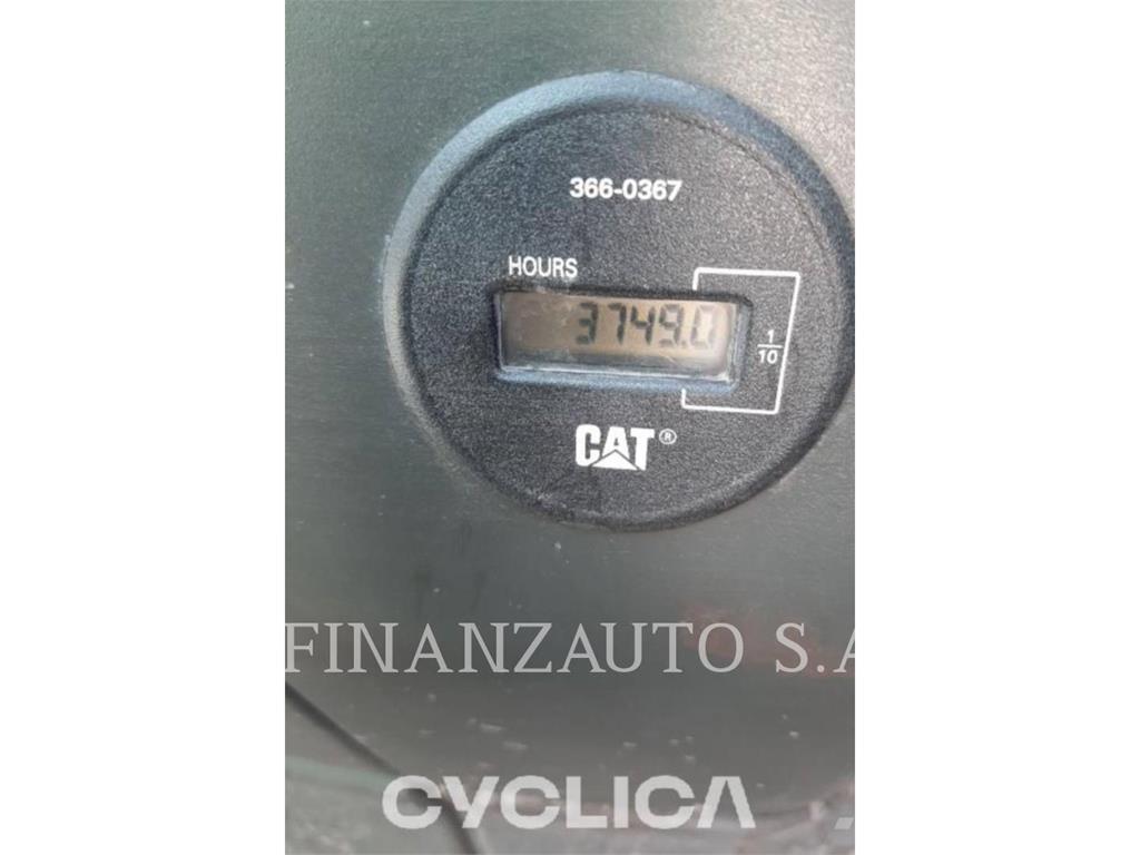 CAT 323DLN Pásová rýpadla
