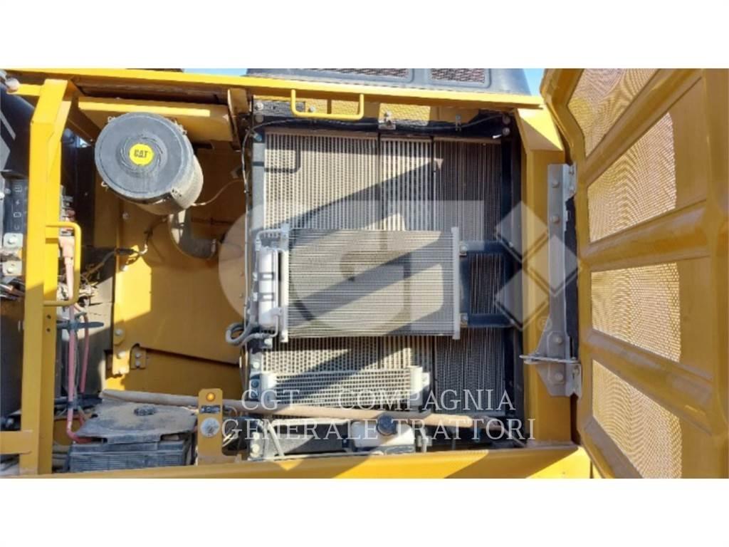 CAT 323F Pásová rýpadla