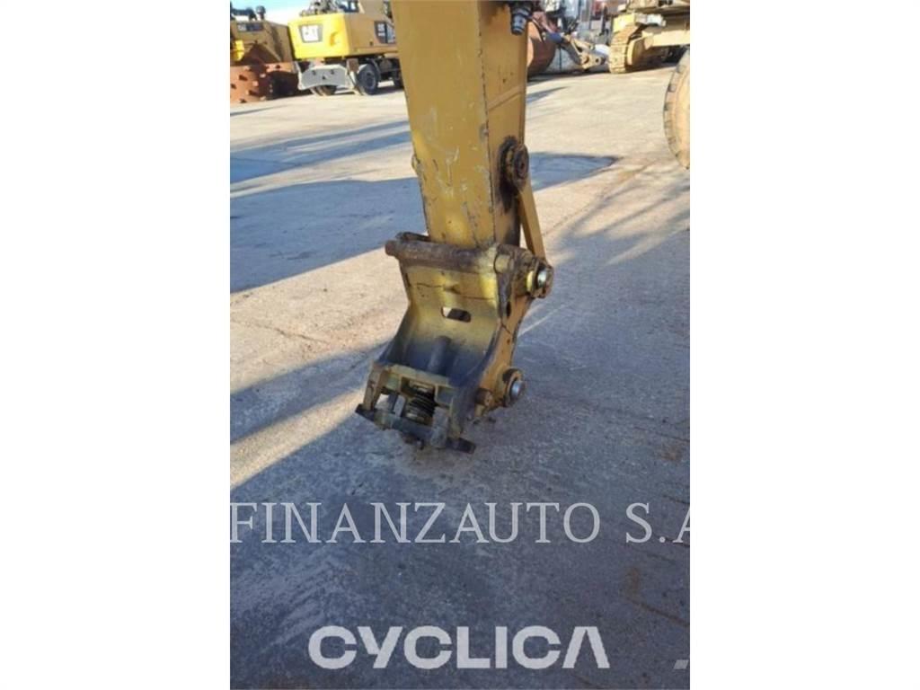 CAT 323F Pásová rýpadla