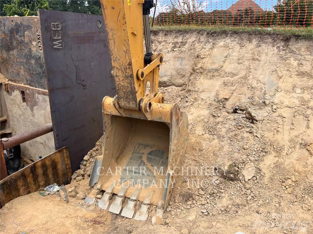 CAT 323FL Pásová rýpadla