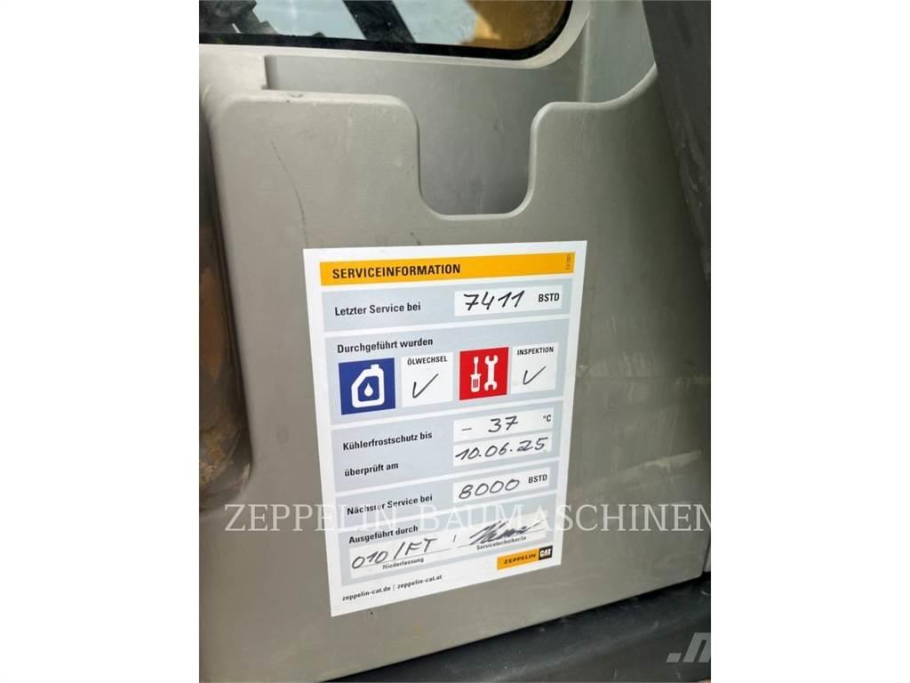 CAT 323FL Pásová rýpadla