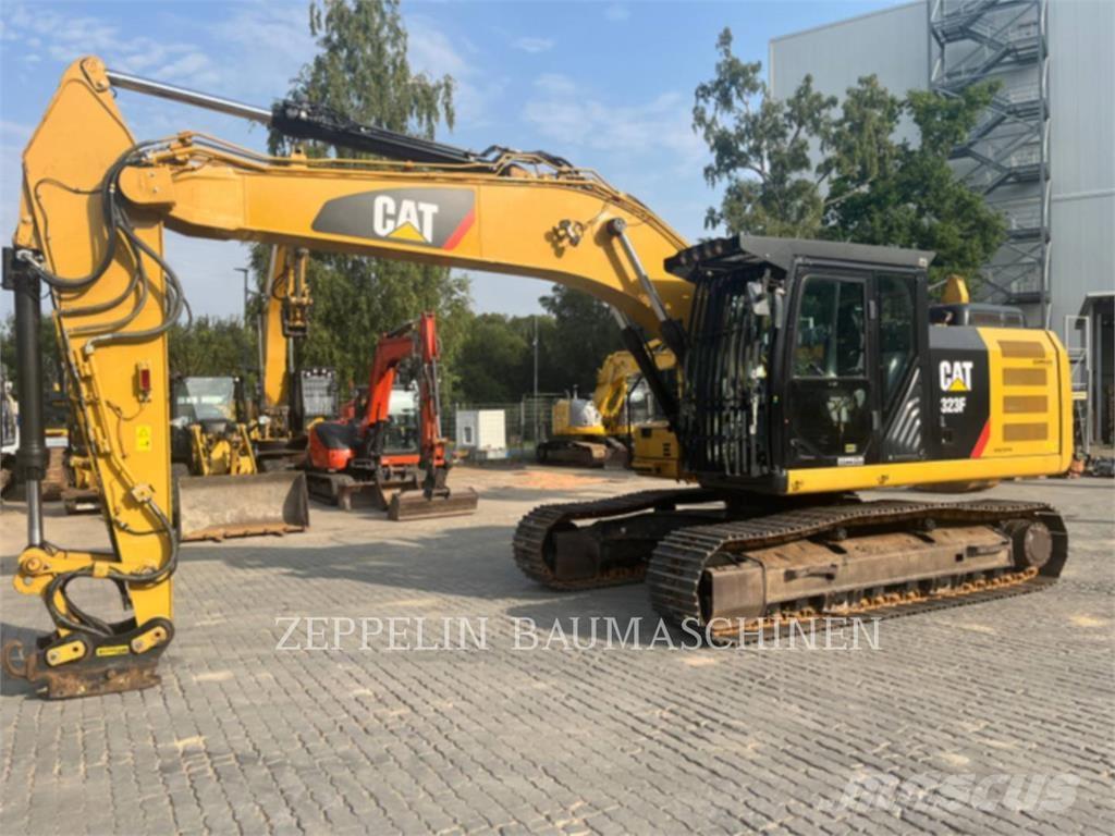 CAT 323FL Pásová rýpadla