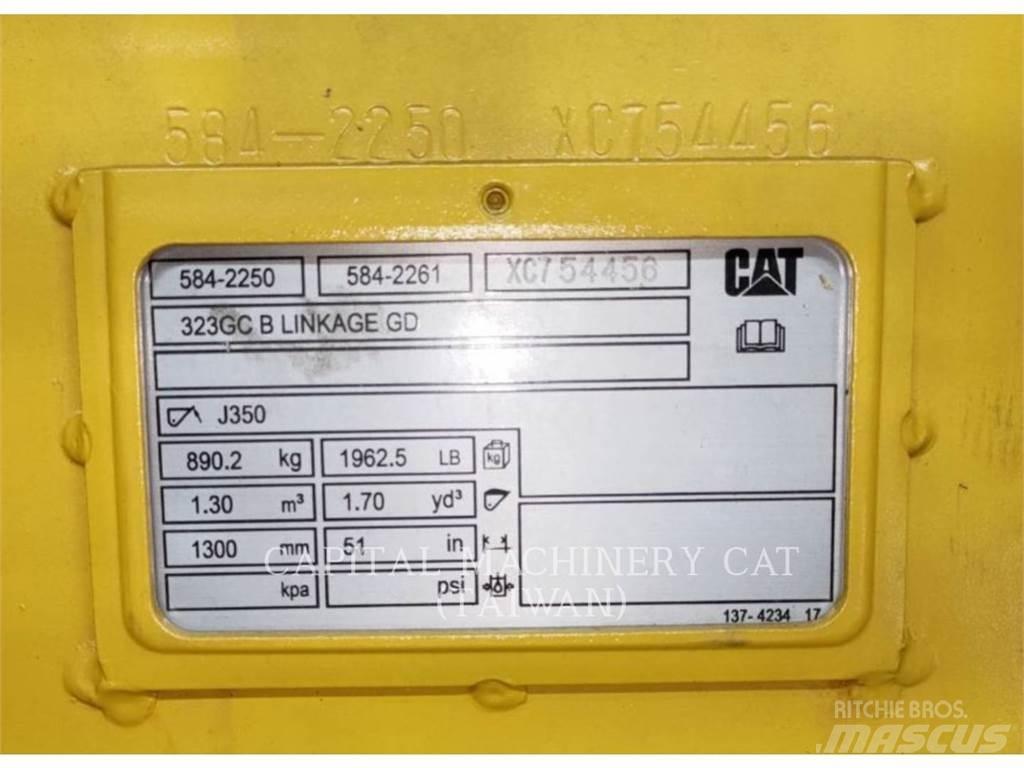 CAT 323GC Lopaty