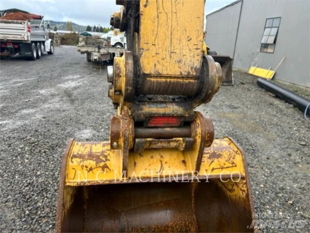 CAT 325 Pásová rýpadla