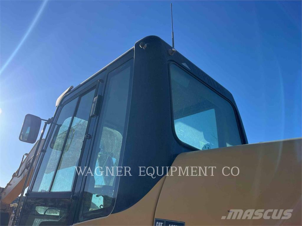 CAT 325DL Pásová rýpadla