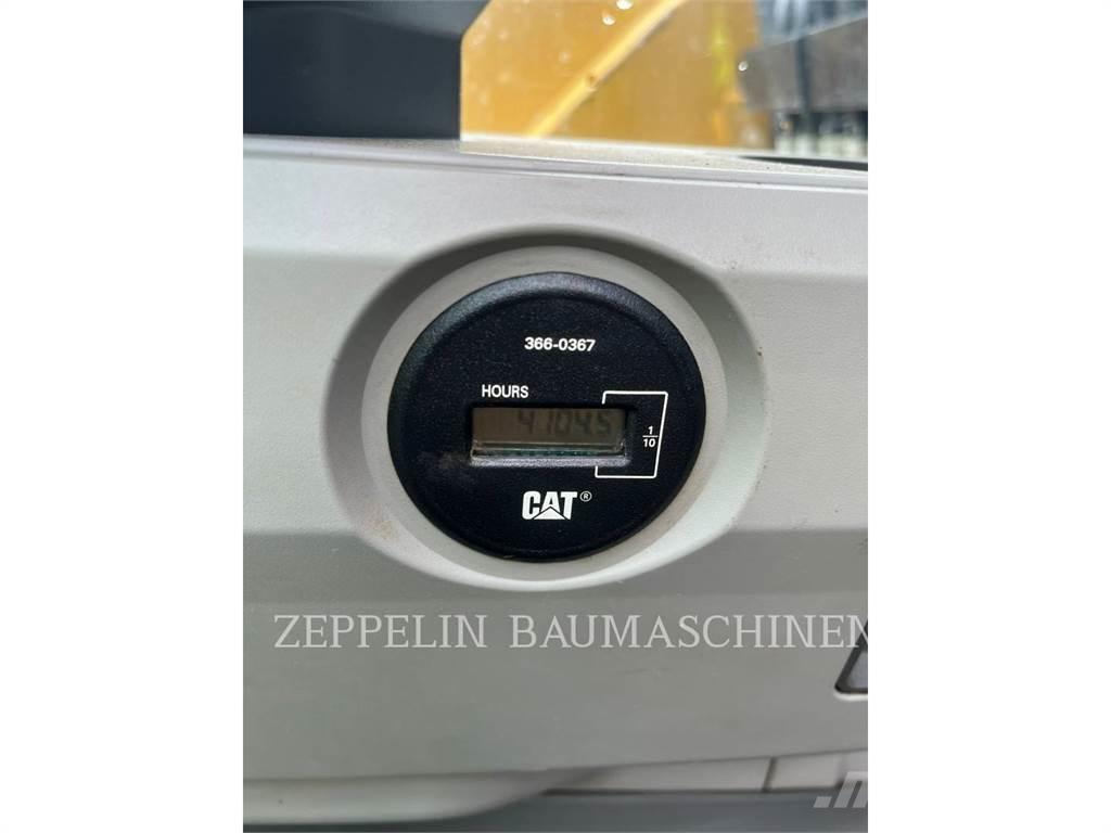 CAT 325FL Pásová rýpadla