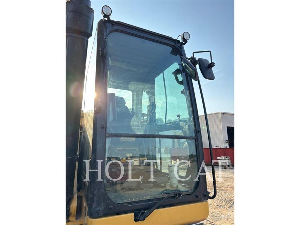 CAT 326 Pásová rýpadla