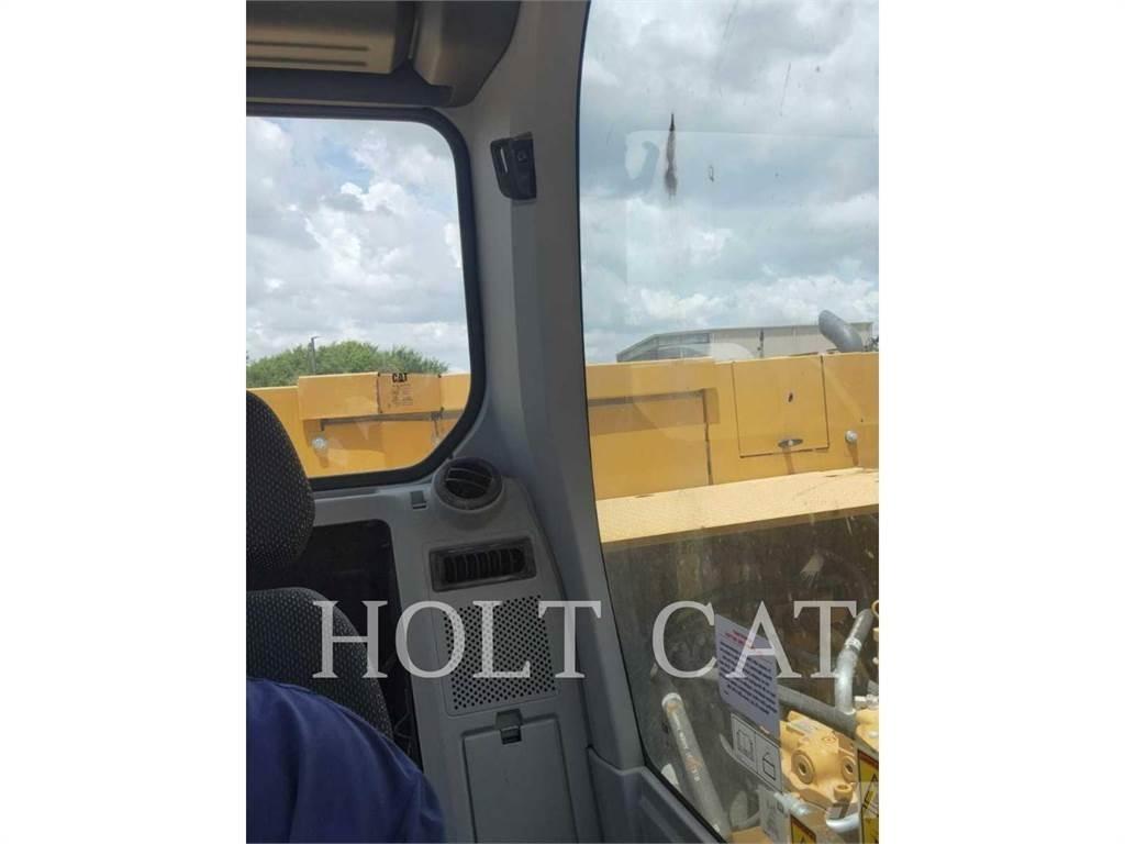 CAT 326 LRF Pásová rýpadla