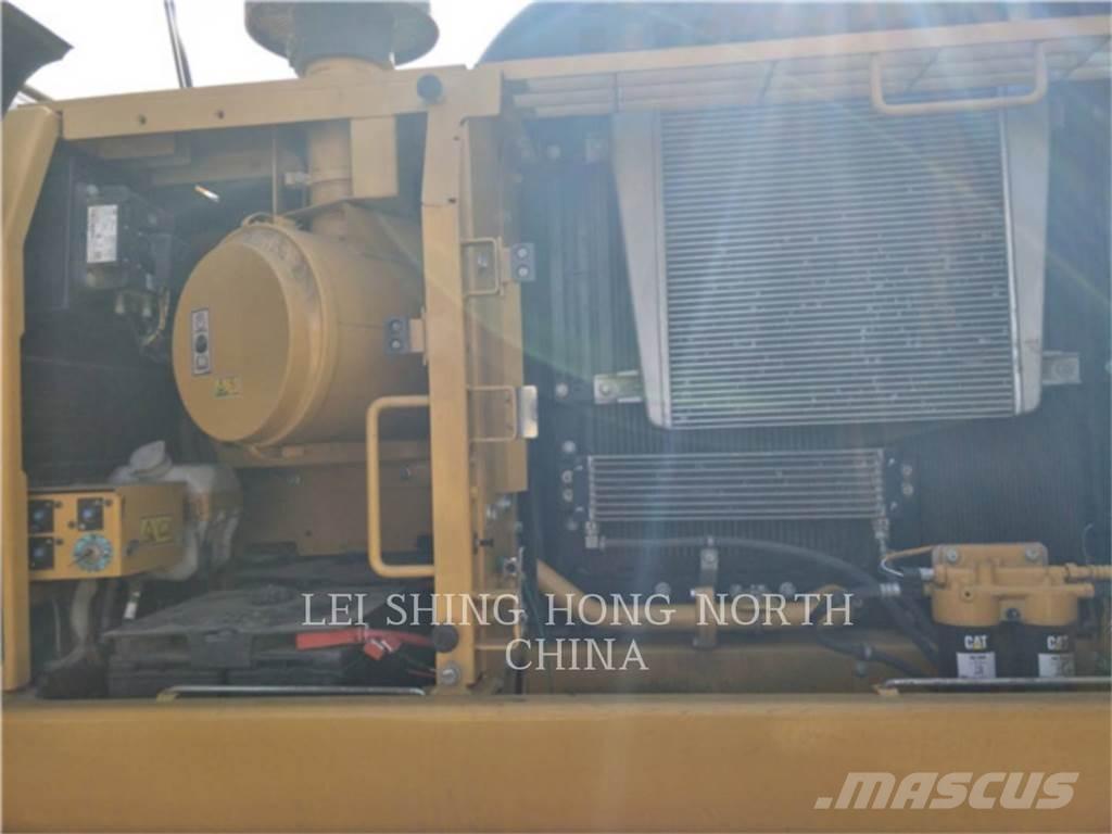 CAT 326D2L Pásová rýpadla