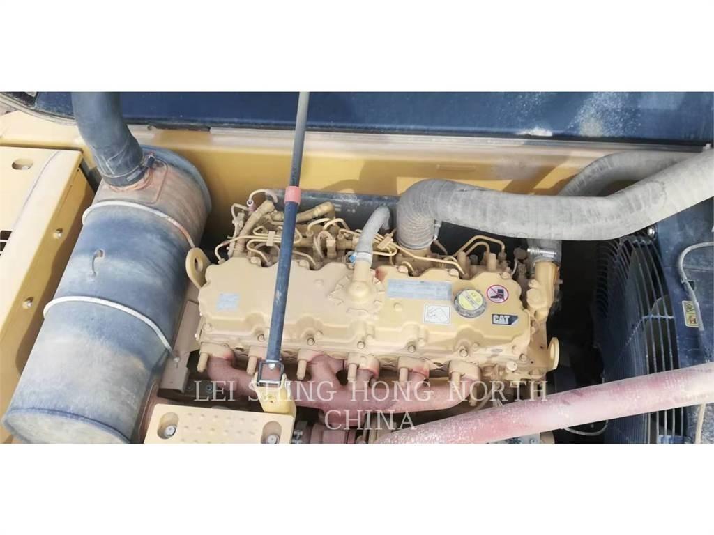 CAT 326D2L Pásová rýpadla