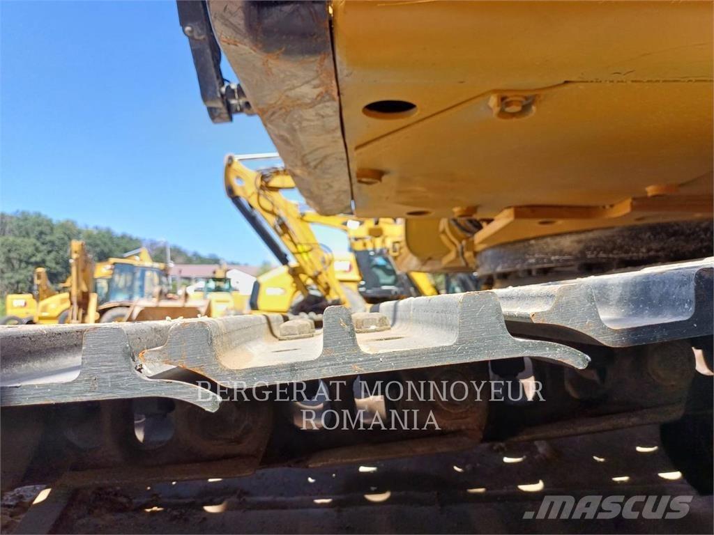 CAT 326FL Pásová rýpadla