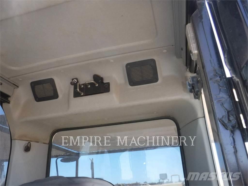 CAT 328DLCR Pásová rýpadla