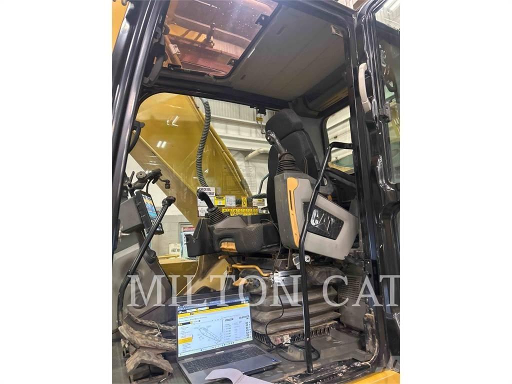 CAT 330 Pásová rýpadla