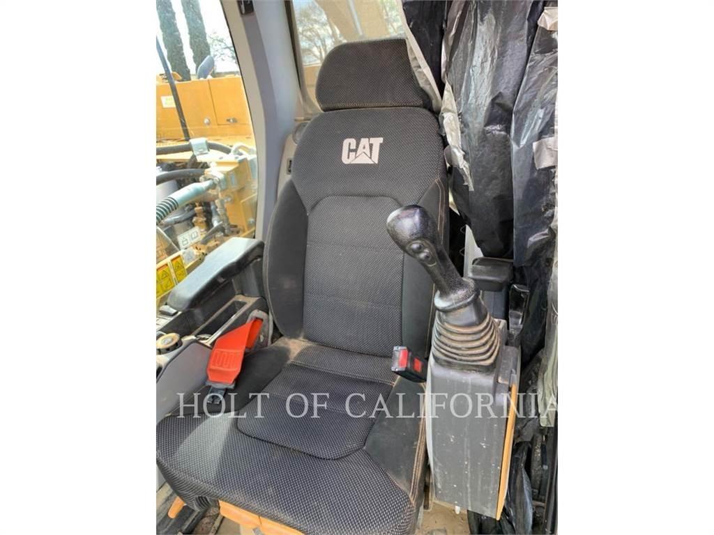 CAT 330 Pásová rýpadla
