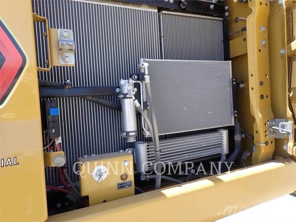 CAT 330 Pásová rýpadla