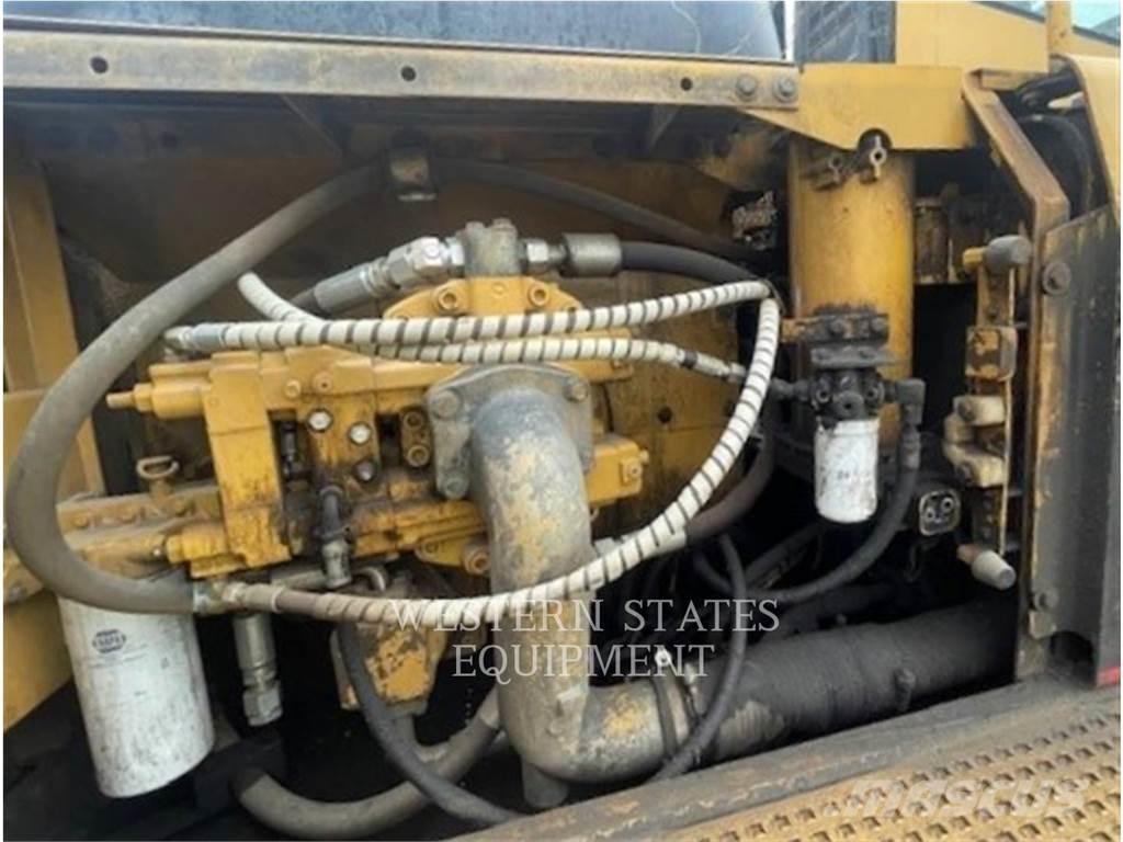CAT 330B FM Lesní traktory