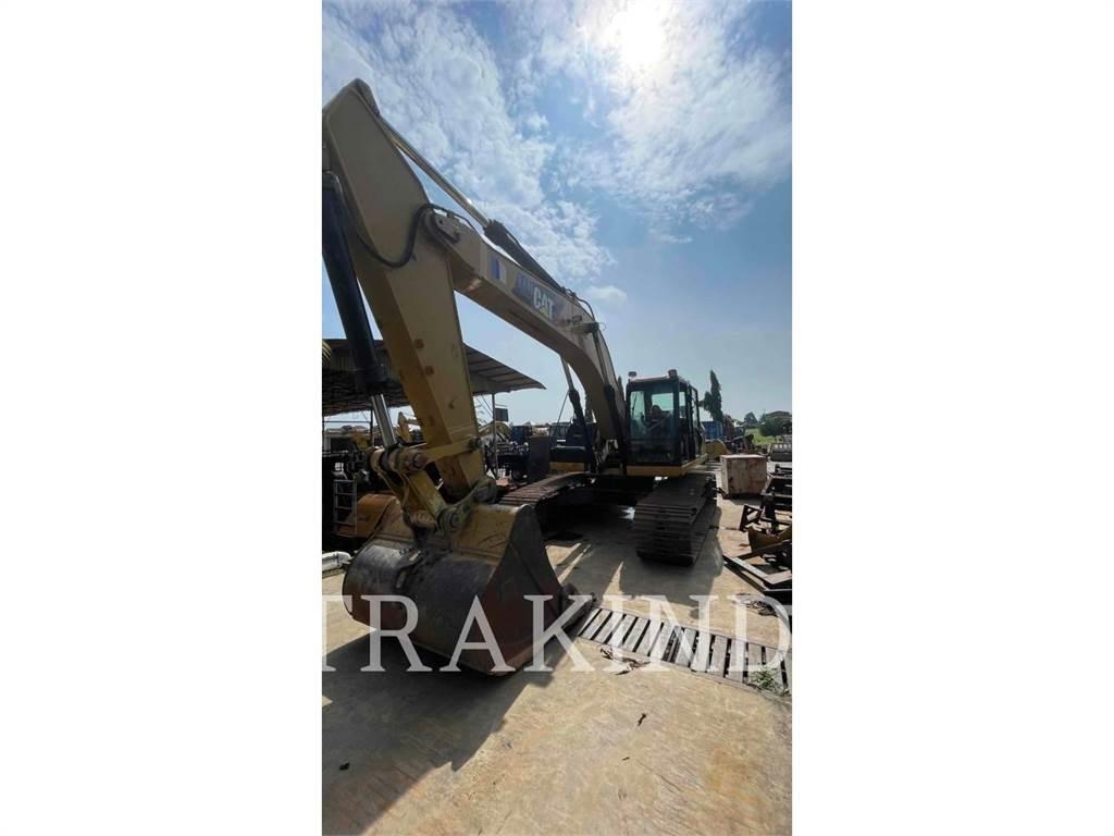 CAT 330D2L Pásová rýpadla