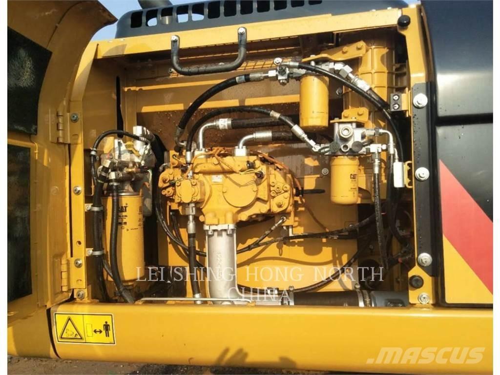 CAT 330D2L Pásová rýpadla