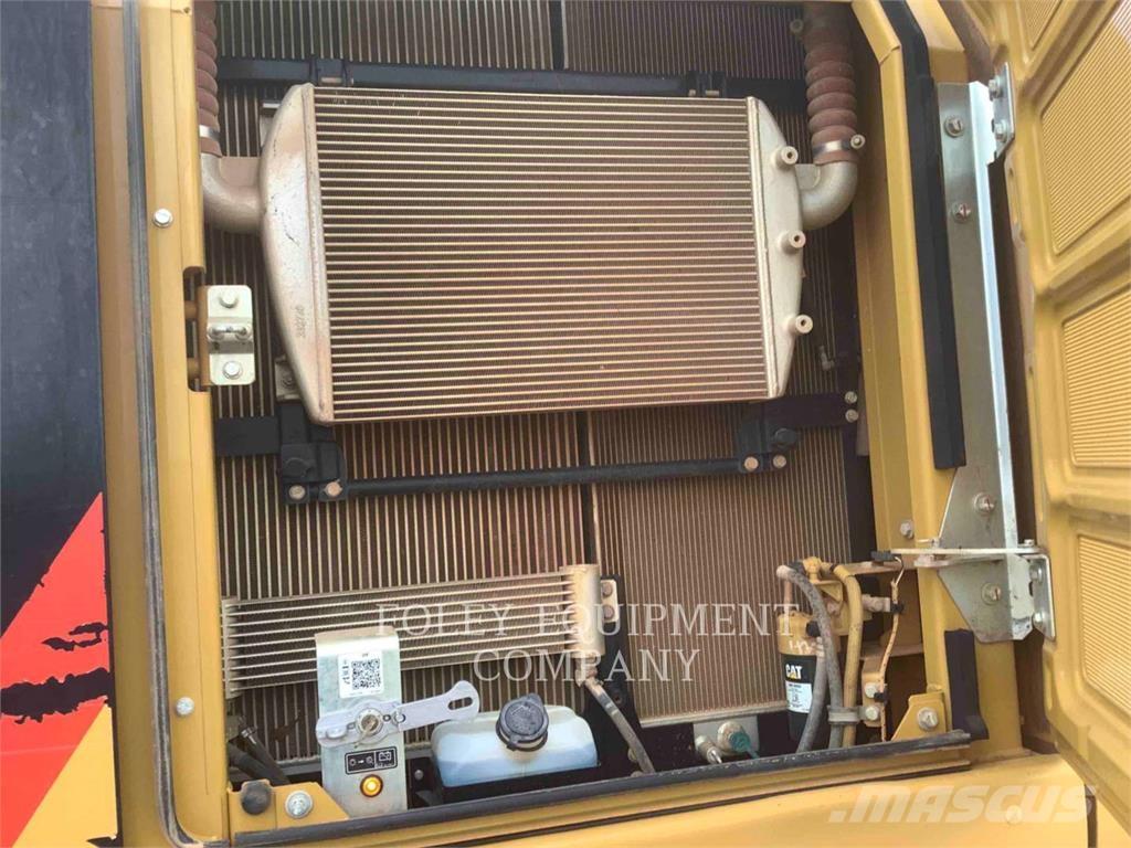 CAT 330FLLR Pásová rýpadla