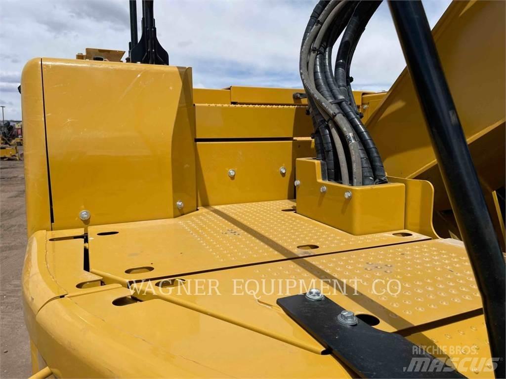 CAT 335 Pásová rýpadla