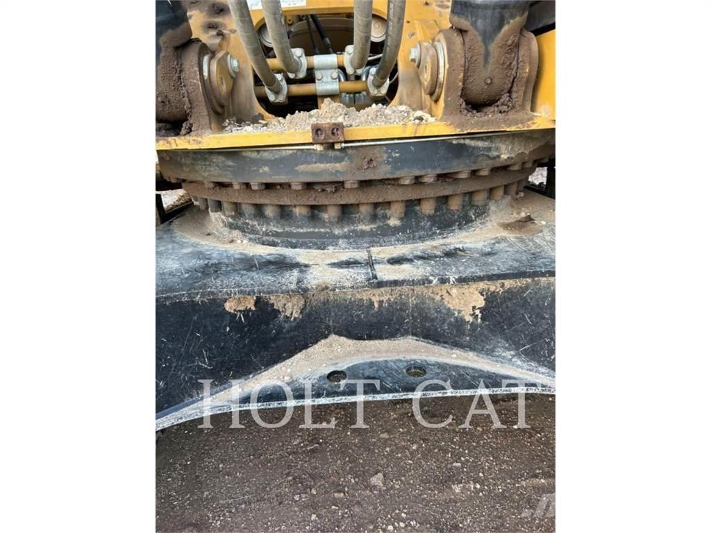 CAT 336 12 Pásová rýpadla
