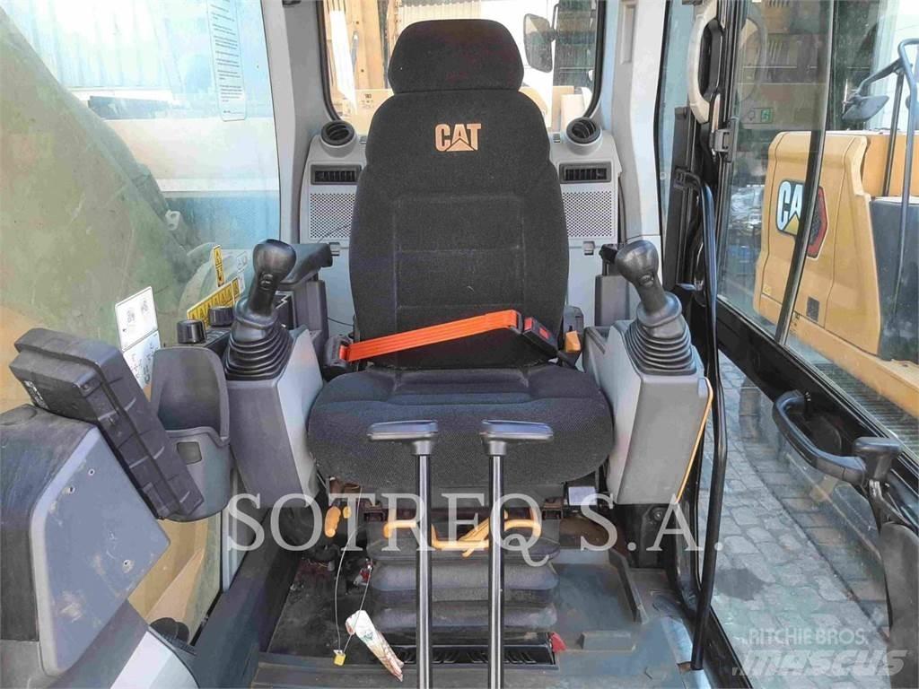 CAT 33607 Pásová rýpadla