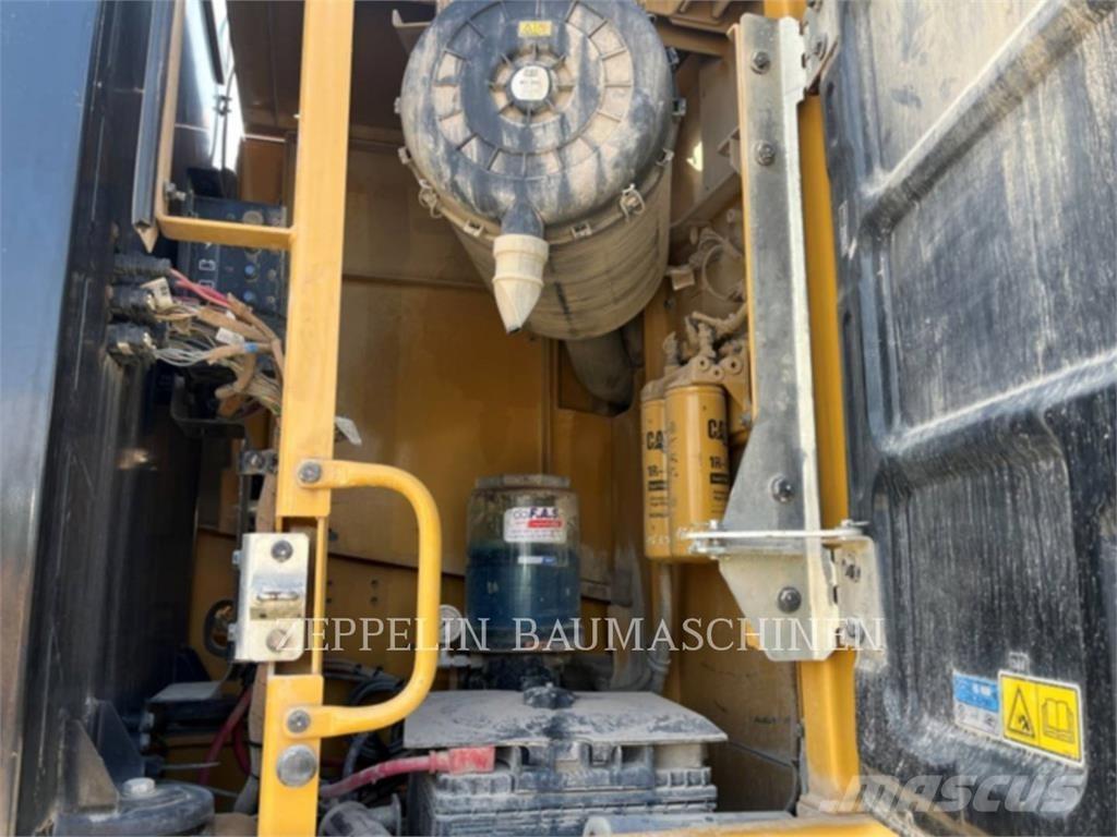 CAT 336FLN Pásová rýpadla