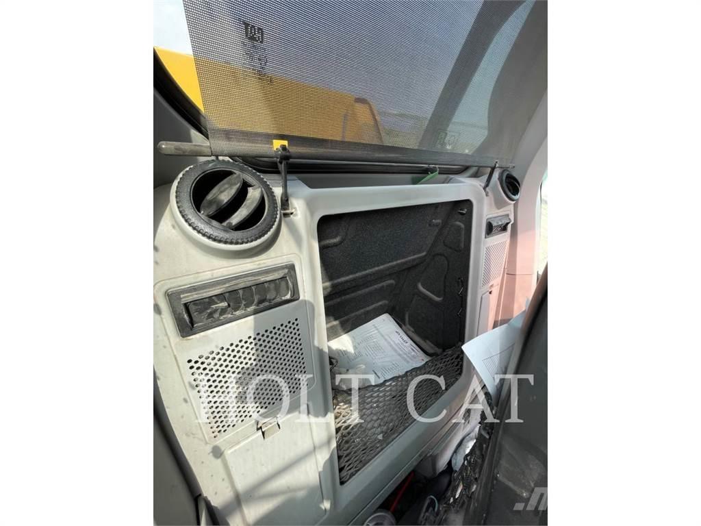 CAT 340 12 Pásová rýpadla
