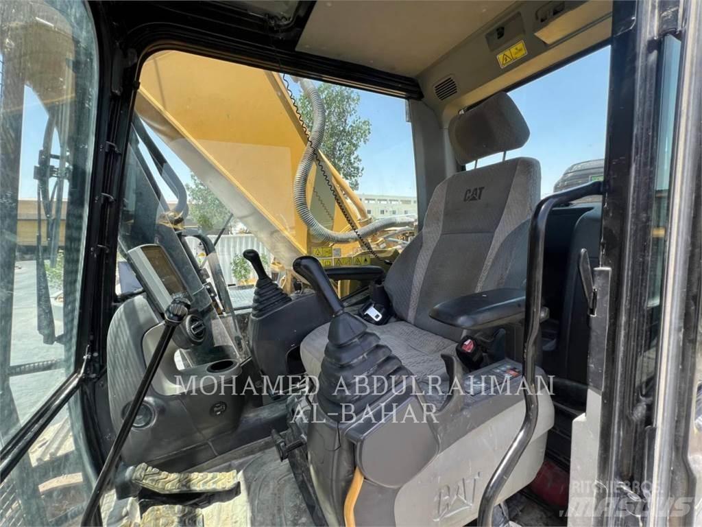 CAT 340D2L Pásová rýpadla