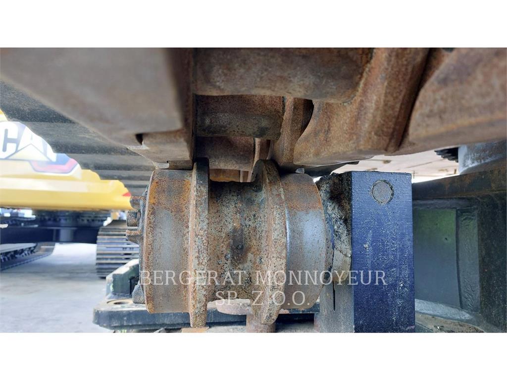 CAT 352 Pásová rýpadla