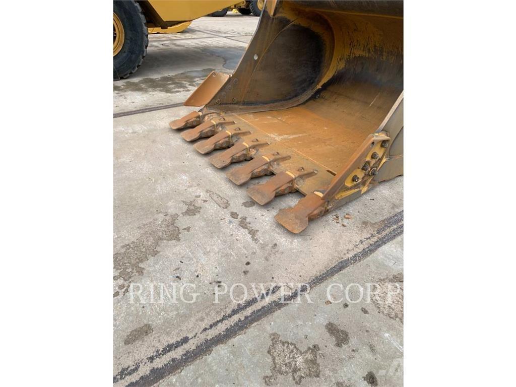 CAT 352-08 Pásová rýpadla