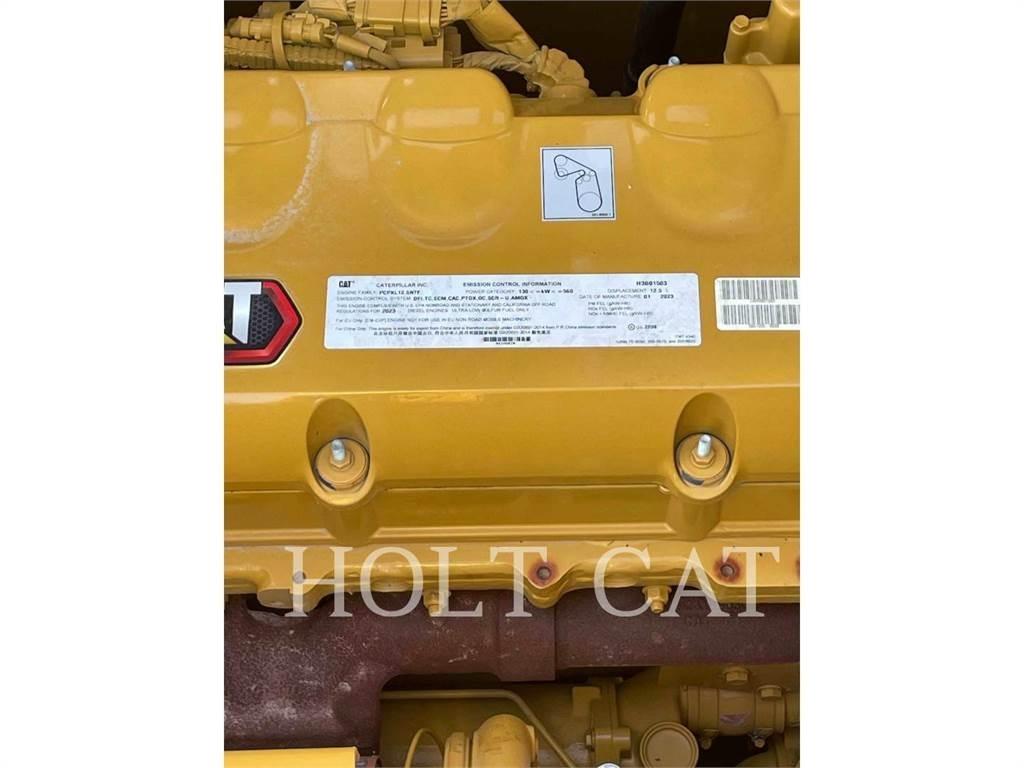 CAT 352 11 Pásová rýpadla