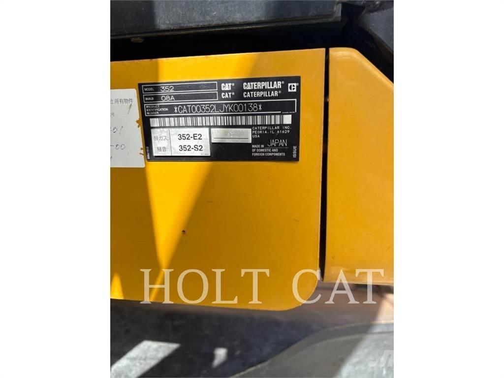 CAT 352 11 Pásová rýpadla