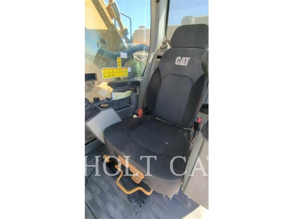 CAT 352 11 TC Pásová rýpadla