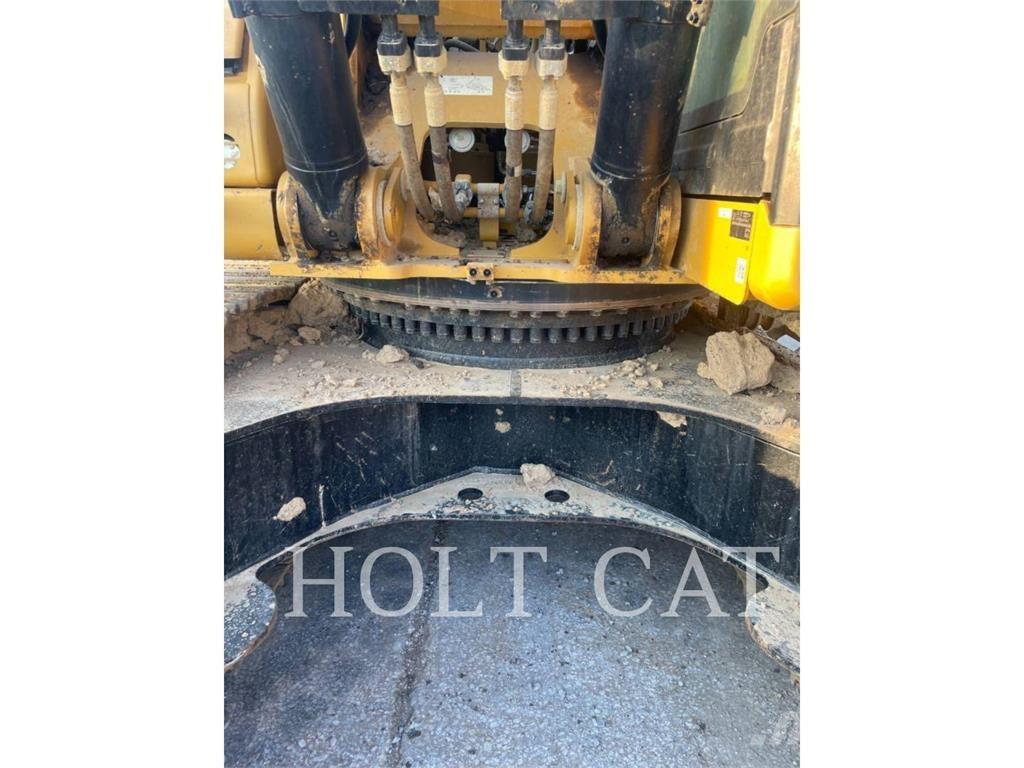 CAT 352 11 TC Pásová rýpadla
