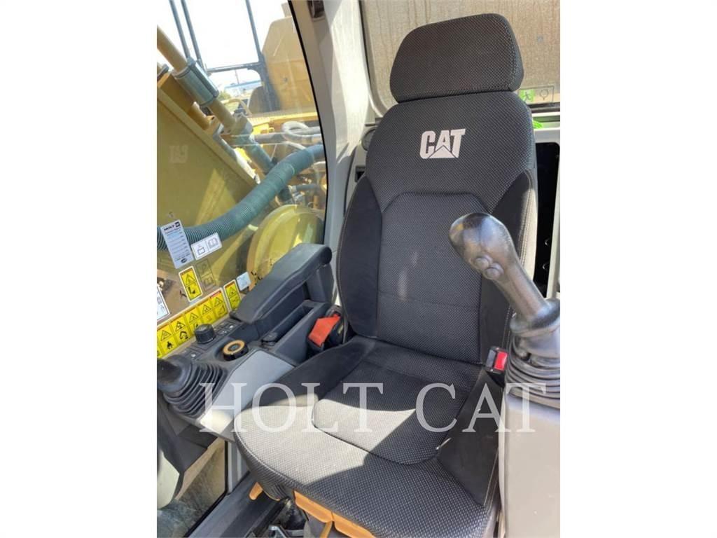 CAT 352 12 TC Pásová rýpadla