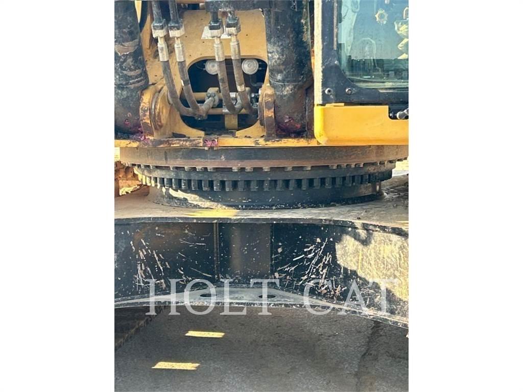 CAT 352 12 TC Pásová rýpadla