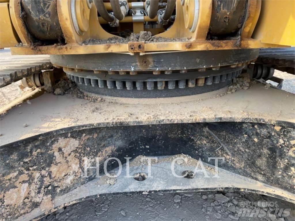 CAT 352 12 TC Pásová rýpadla