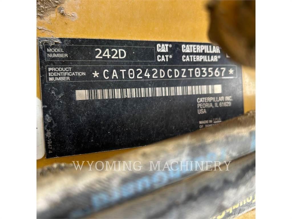 CAT 352D Smykem řízené nakladače