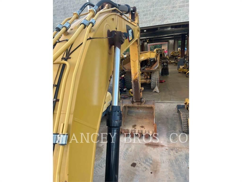 CAT 352F Pásová rýpadla