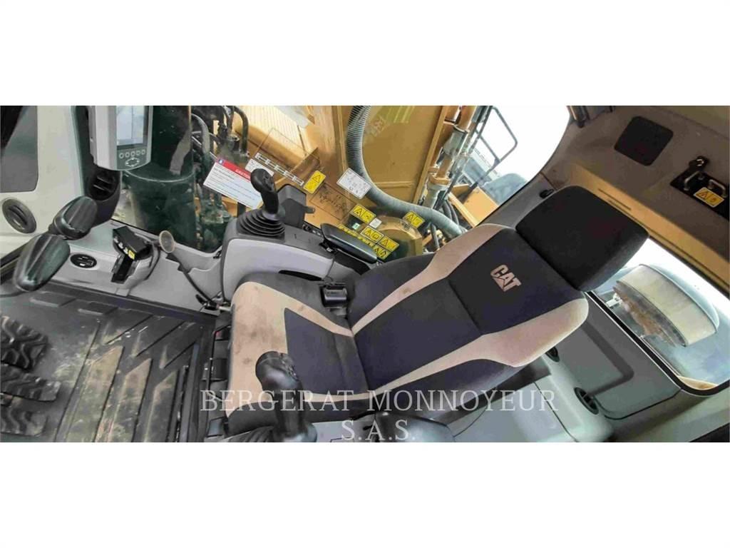 CAT 352F Pásová rýpadla