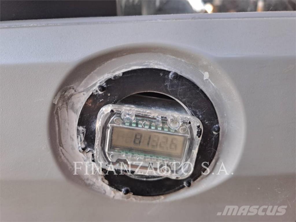 CAT 352FL Pásová rýpadla