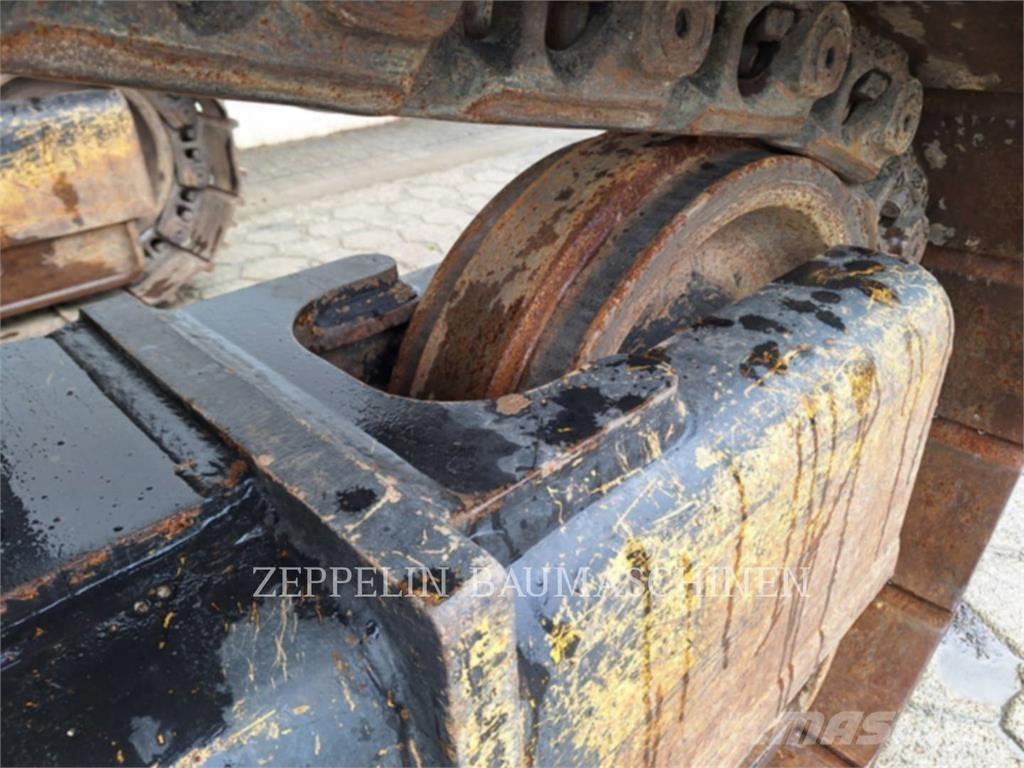 CAT 352FL Pásová rýpadla