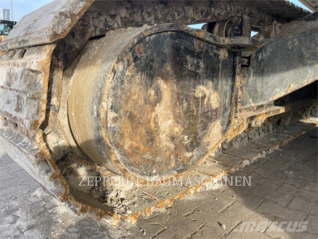 CAT 352FL Pásová rýpadla