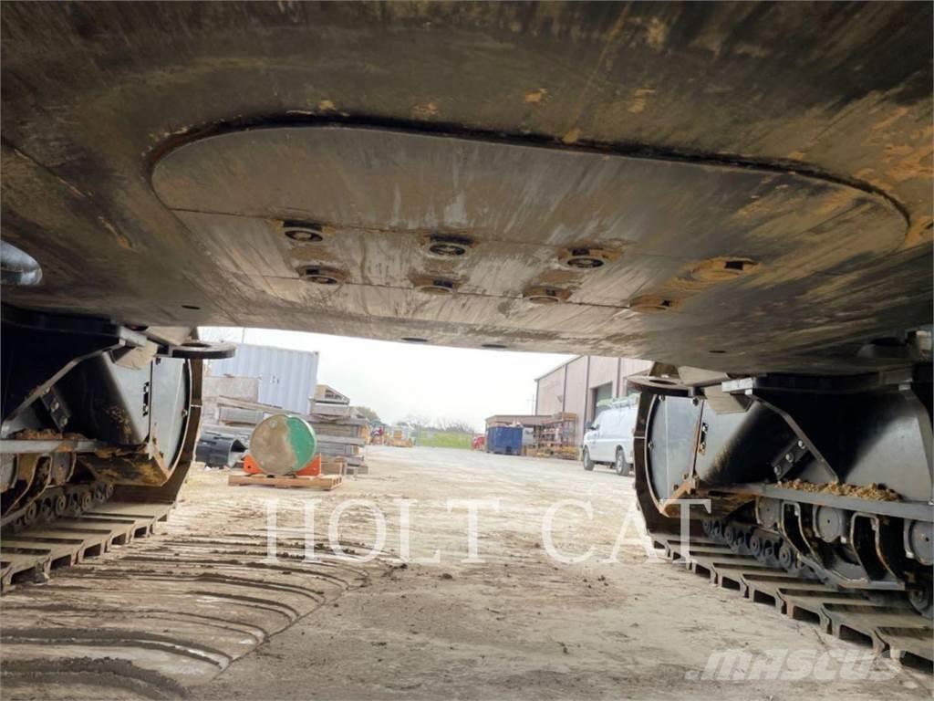 CAT 374 Pásová rýpadla